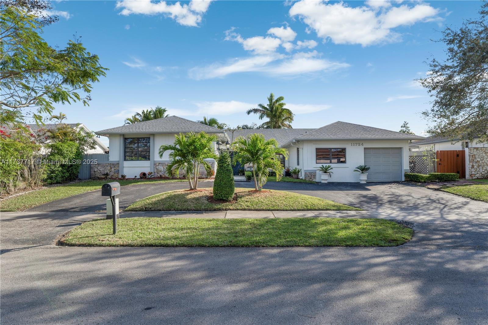 Property for Sale at 11724 Sw 95th St, Miami, Broward County, Florida - Bedrooms: 4 
Bathrooms: 3  - $985,000