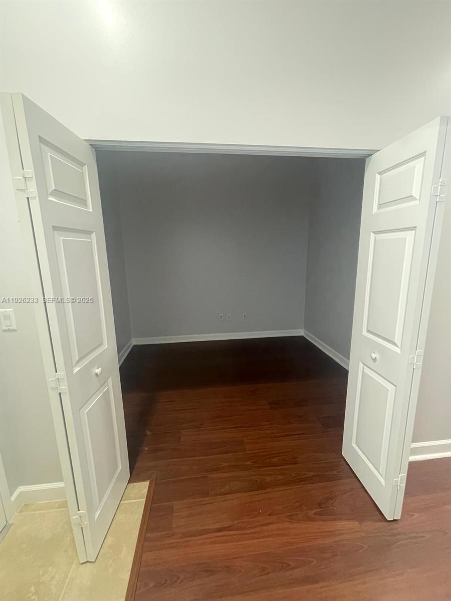 COLONNADE AT DADELAND SW - Residential