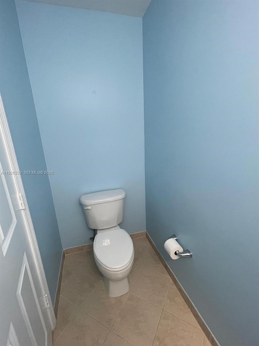 COLONNADE AT DADELAND SW - Residential