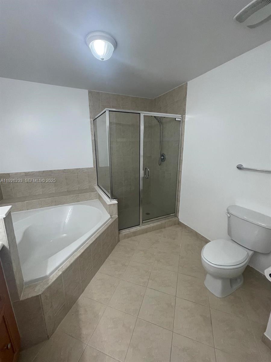 COLONNADE AT DADELAND SW - Residential