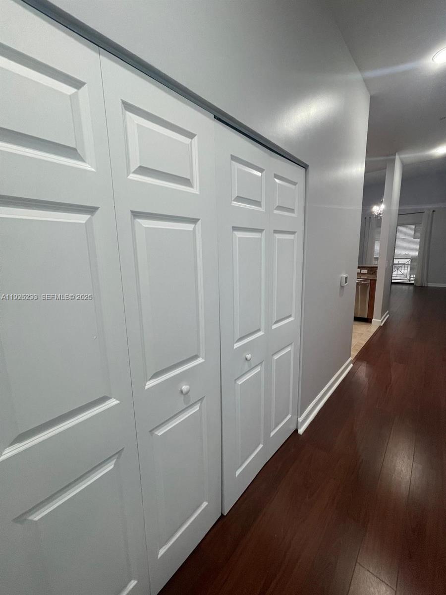 COLONNADE AT DADELAND SW - Residential