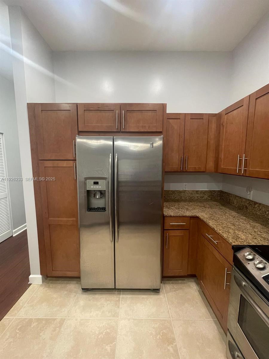 COLONNADE AT DADELAND SW - Residential