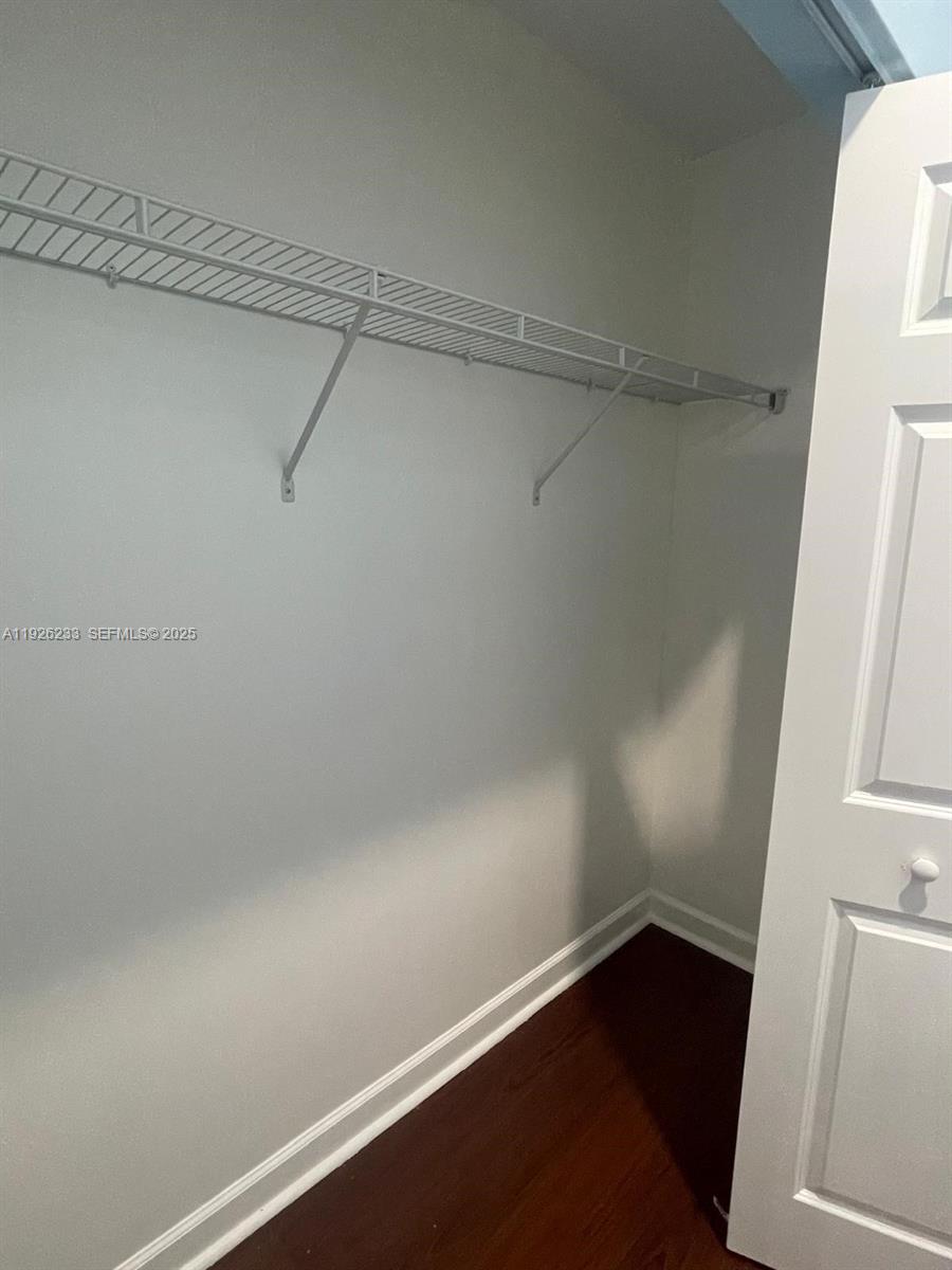 COLONNADE AT DADELAND SW - Residential