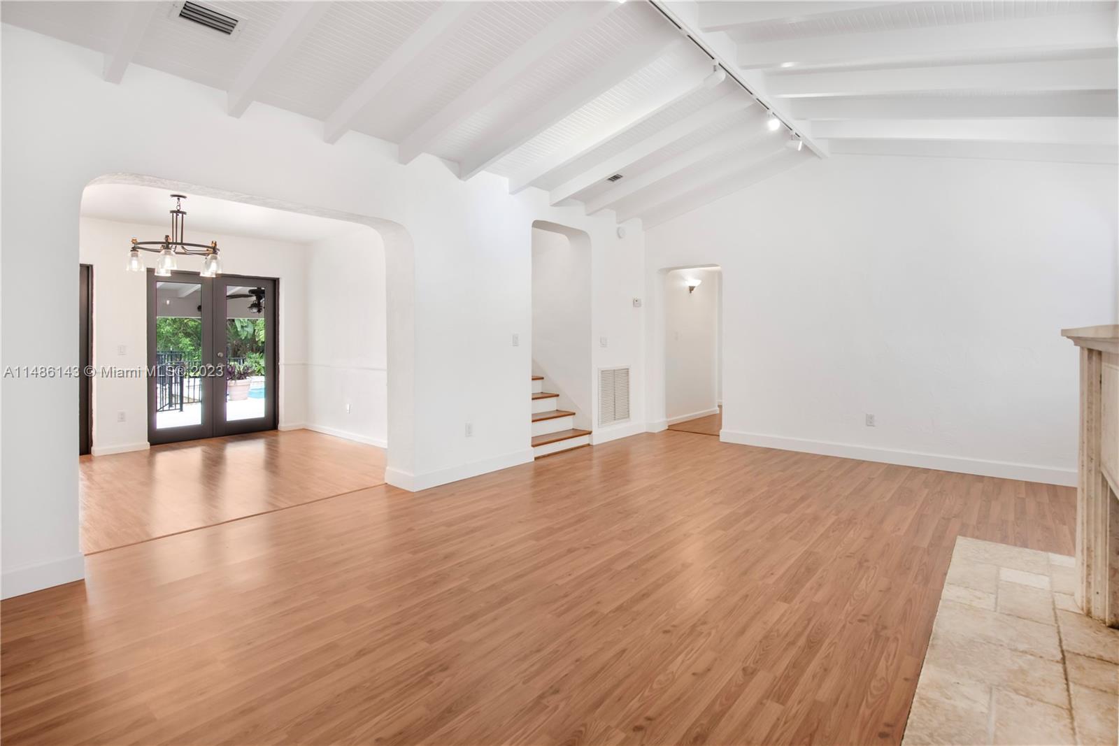 CORAL GABLES RIVIERA SEC - Residential