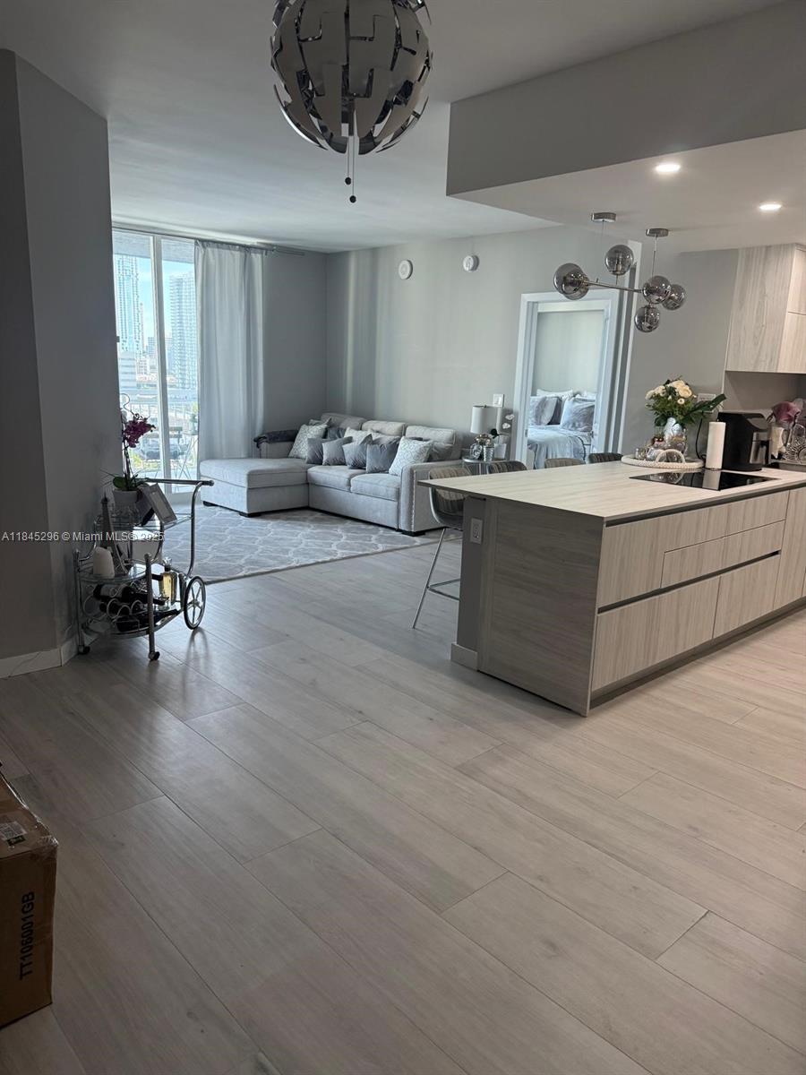 1800 BISCAYNE PLAZA CONDO - Residential