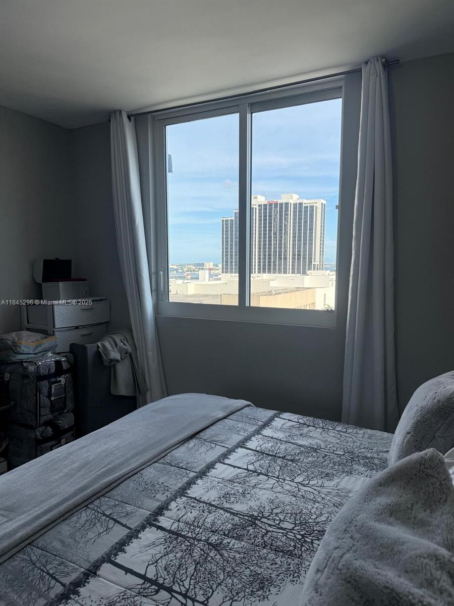 1800 BISCAYNE PLAZA CONDO - Residential