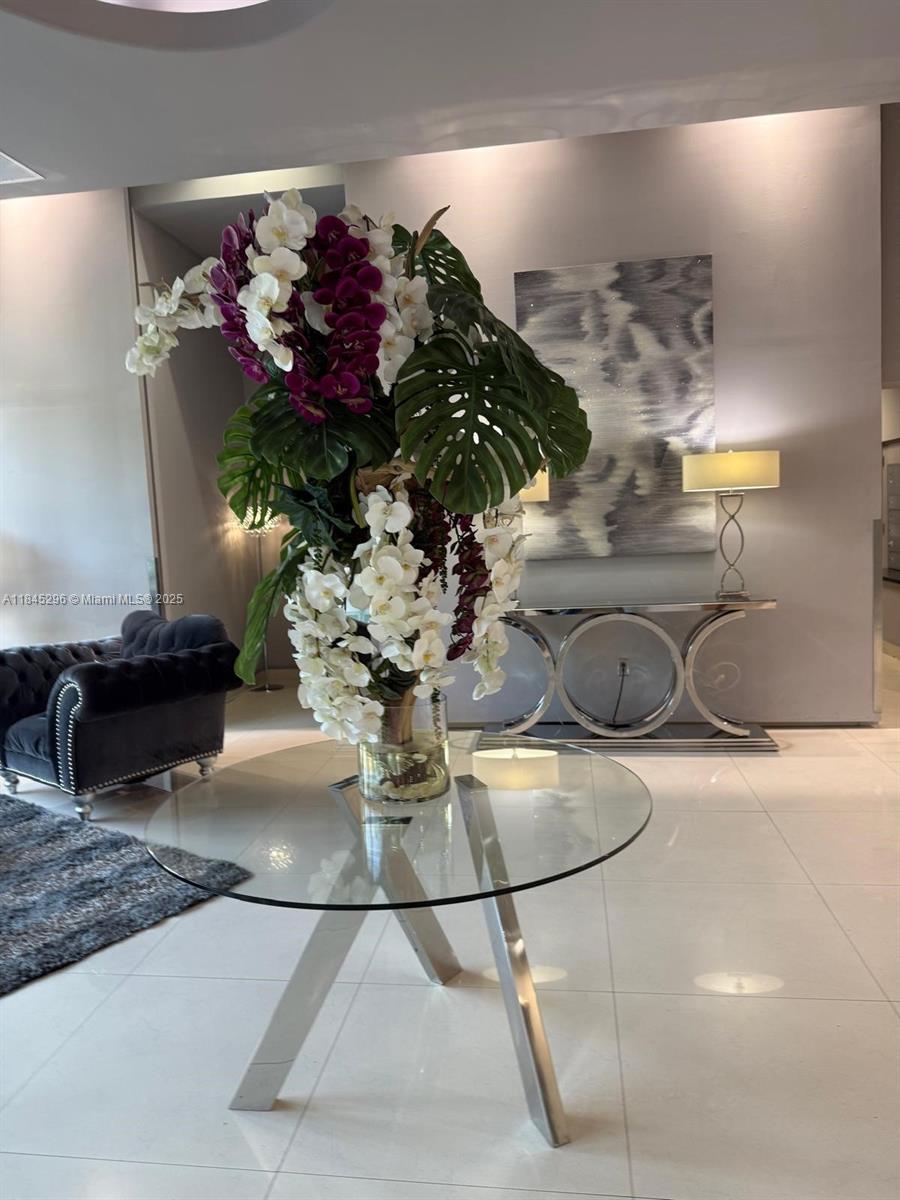 1800 BISCAYNE PLAZA CONDO - Residential