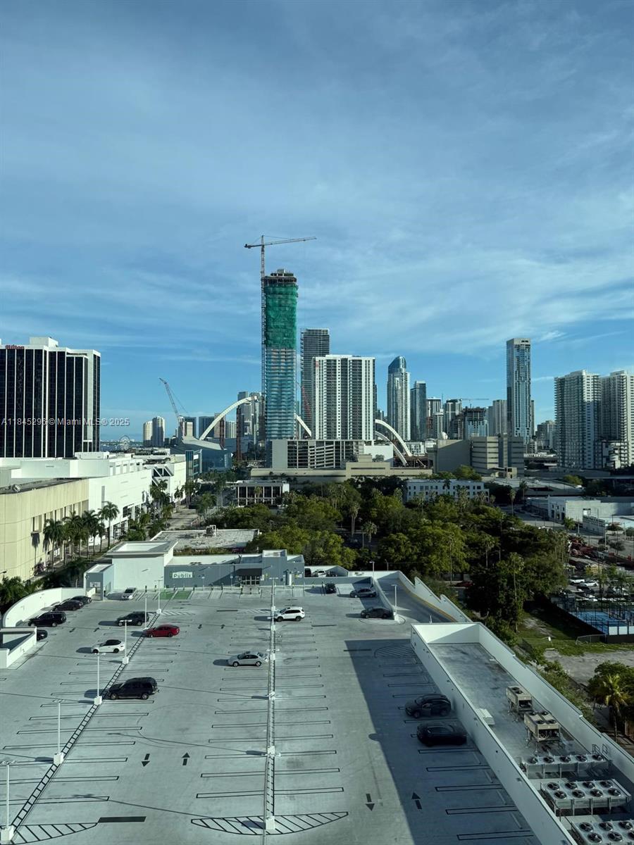 1800 BISCAYNE PLAZA CONDO - Residential