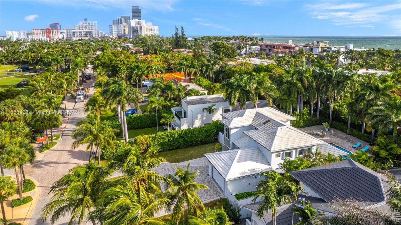 GOLDEN BEACH SEC E - Residential