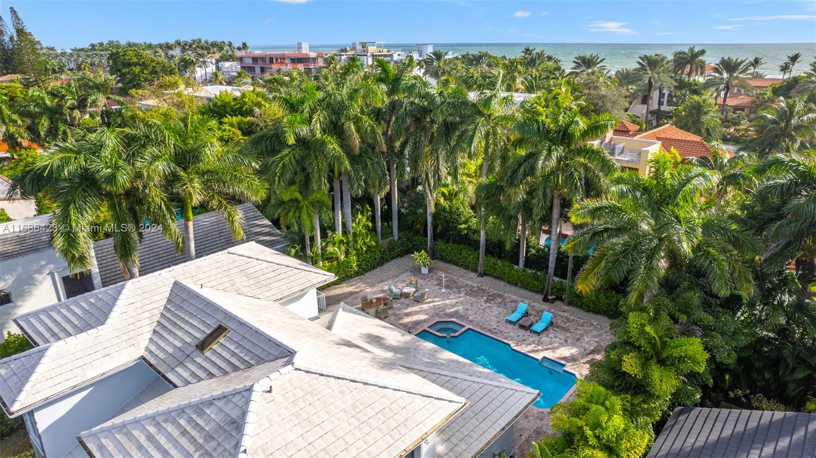 GOLDEN BEACH SEC E - Residential