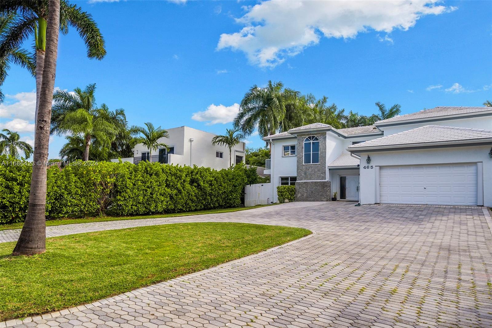 GOLDEN BEACH SEC E - Residential