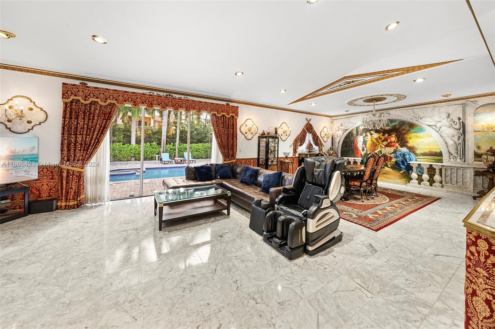 GOLDEN BEACH SEC E - Residential