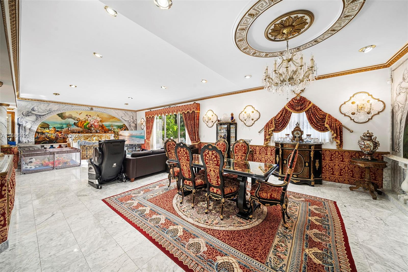 GOLDEN BEACH SEC E - Residential