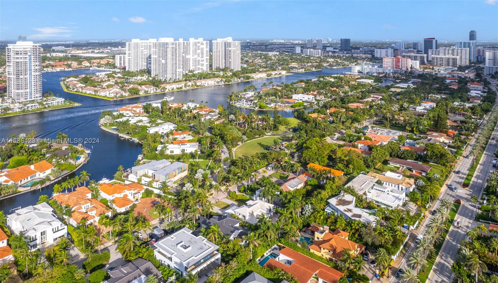 GOLDEN BEACH SEC E - Residential