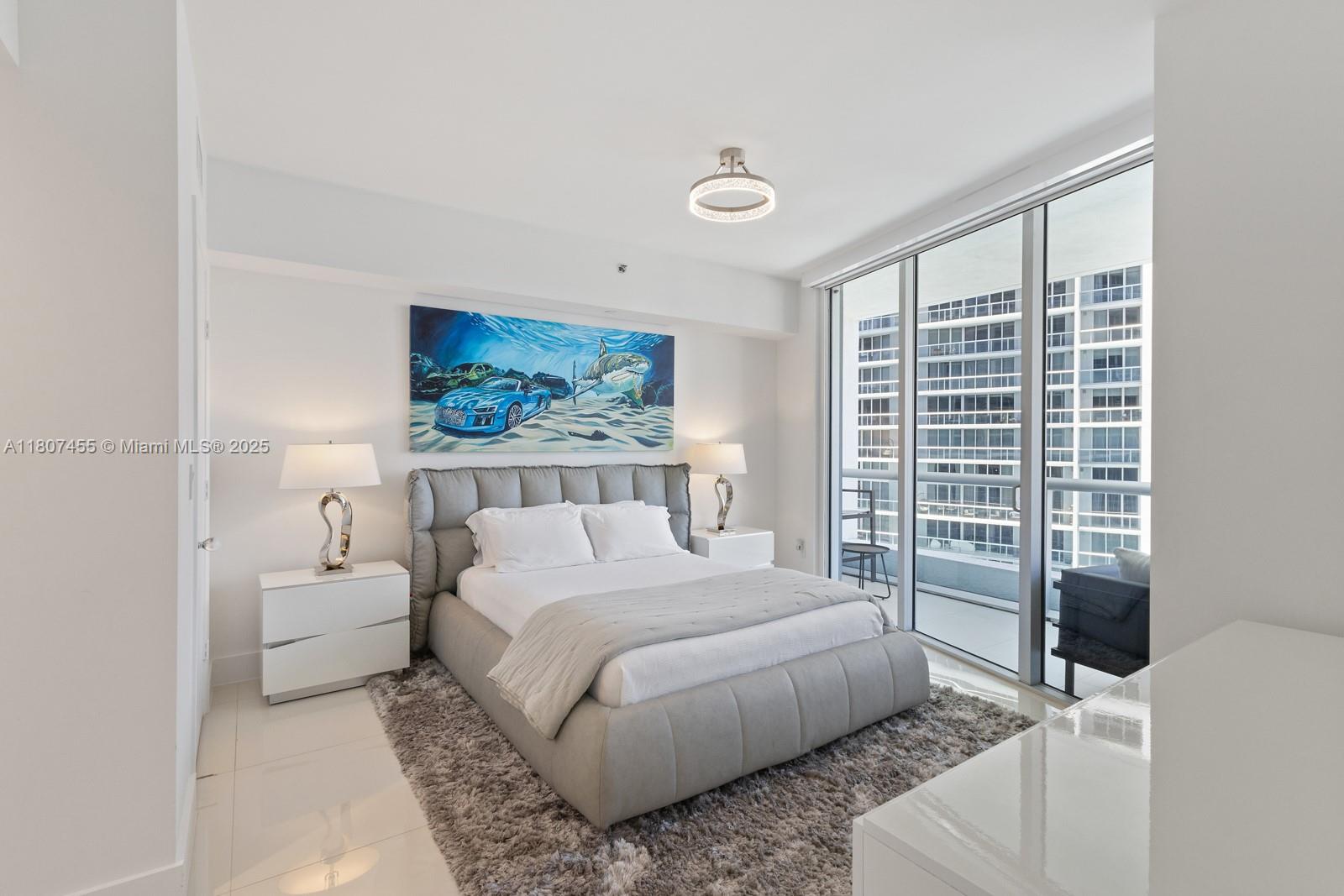 ICON BRICKELL NO TWO - Residential