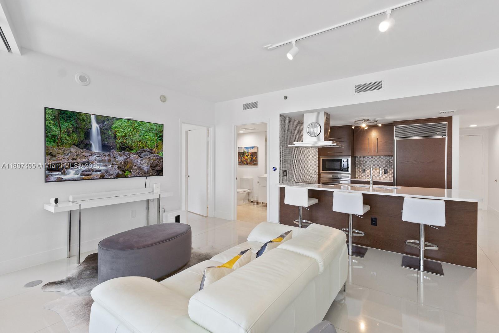 ICON BRICKELL NO TWO - Residential