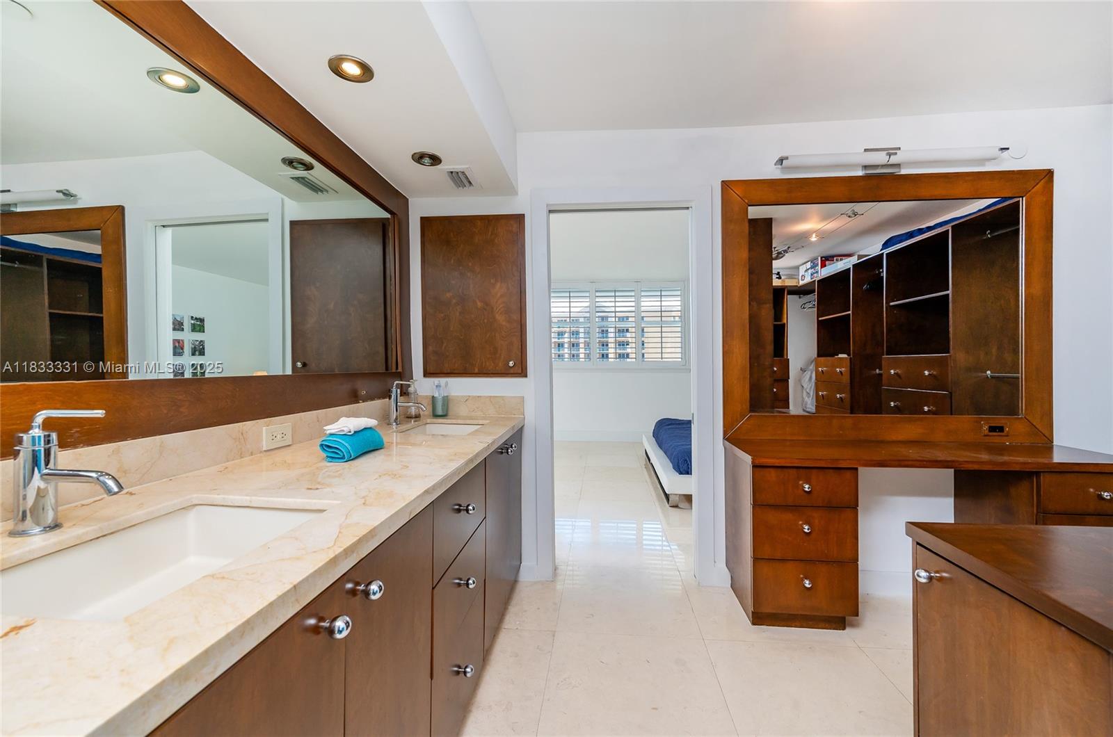 SANDS OF KEY BISCAYNE CON - Residential Lease