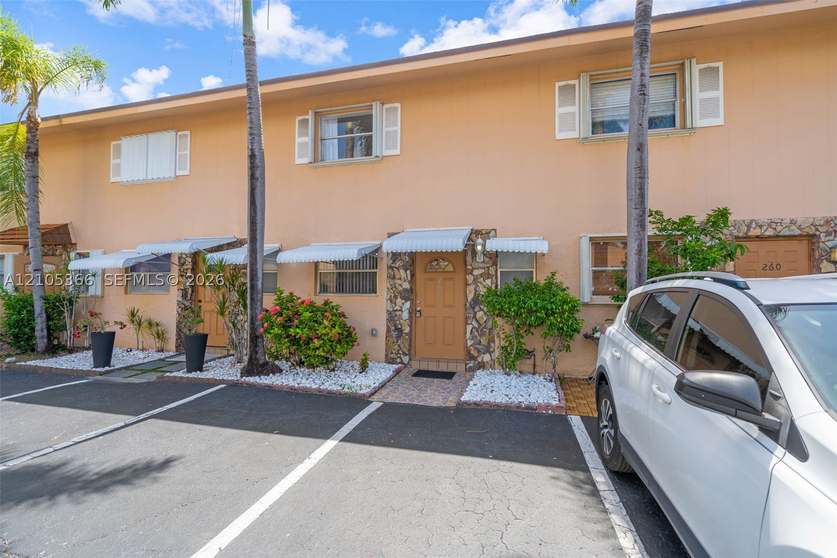 450 SE 7th St 261