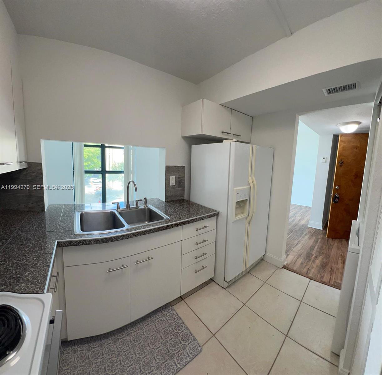 INTERNATIONAL PARK I COND - Residential Lease