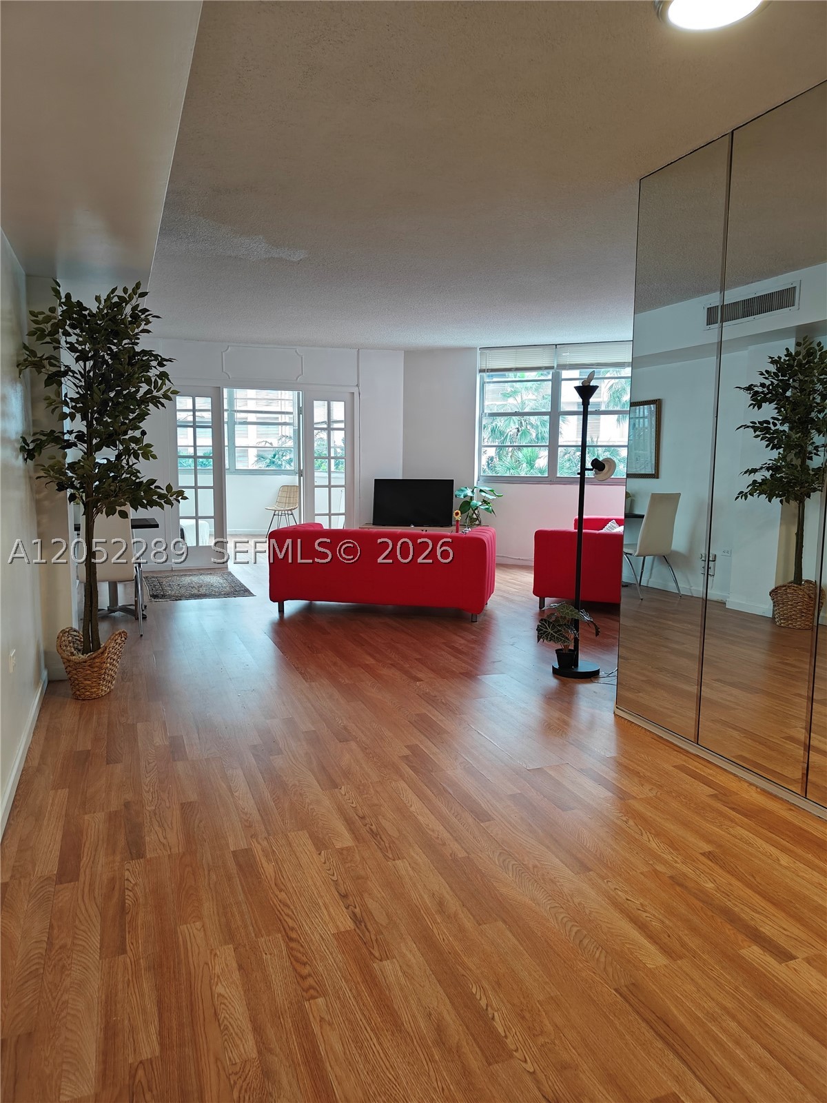 825 Brickell Bay Dr 350