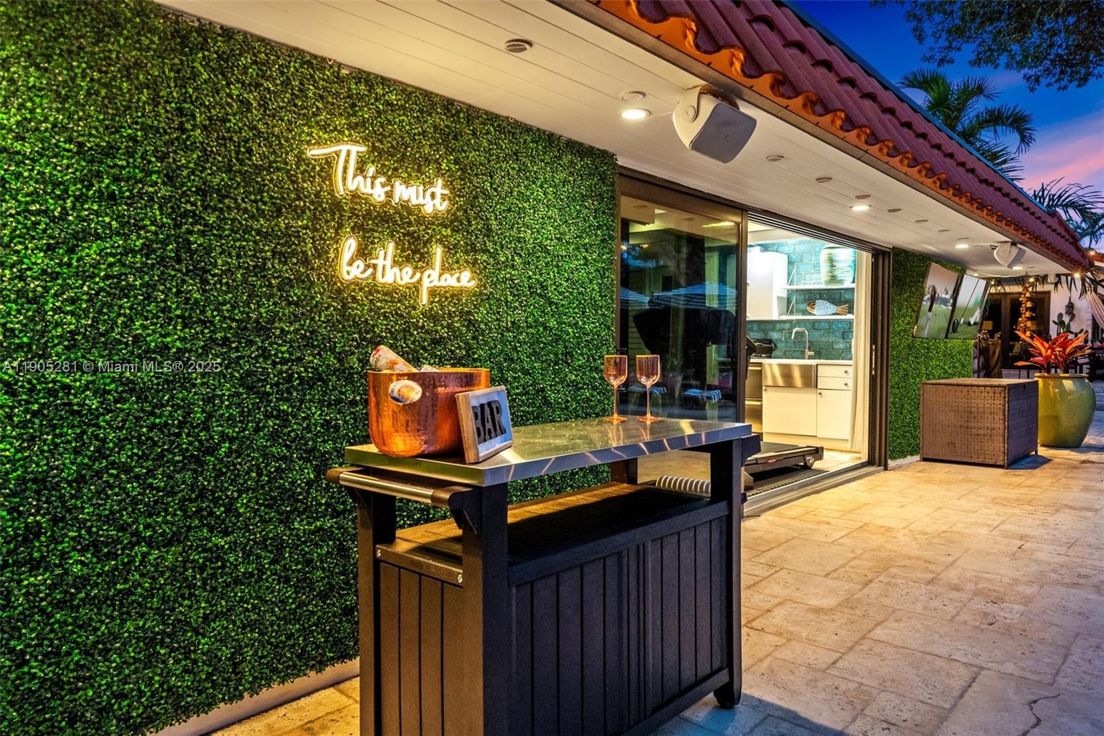 HARBOR BEACH - Residential