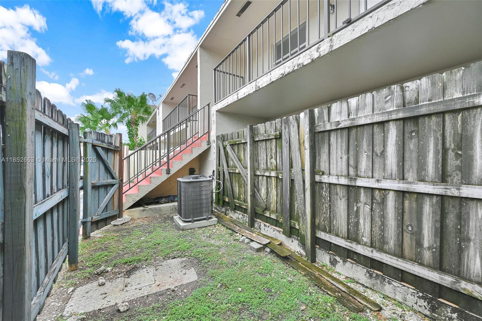 VIEW WEST CONDO PH I - Residential