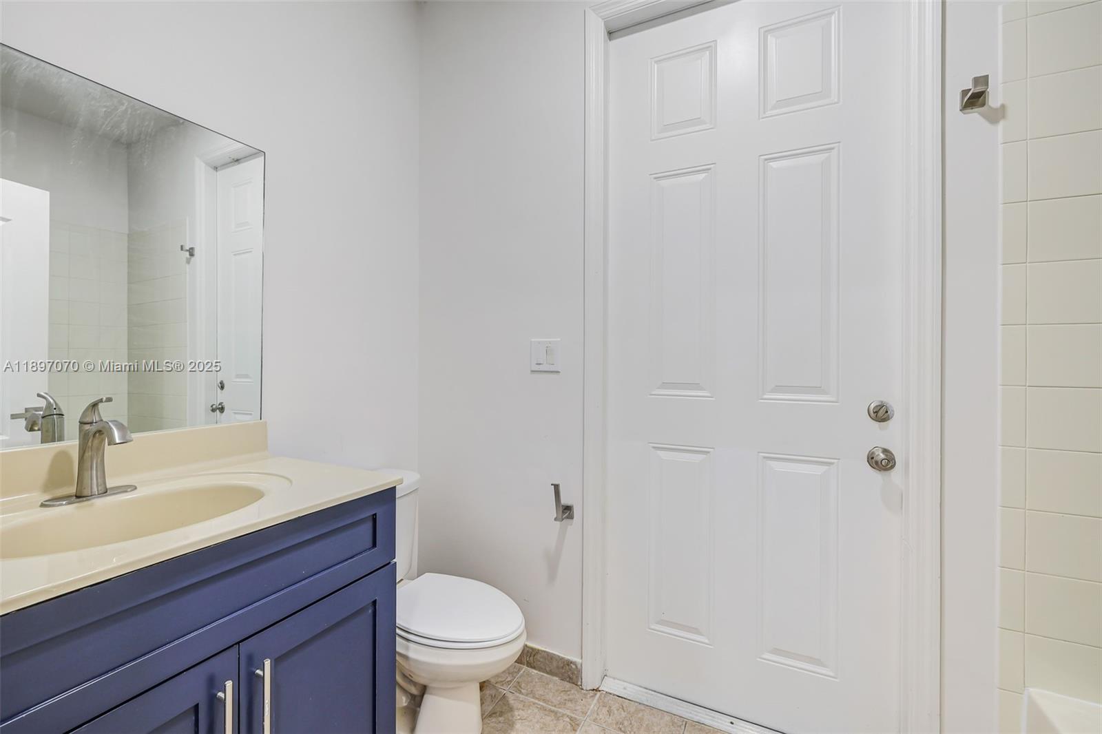 MANDARIN LAKES - Residential