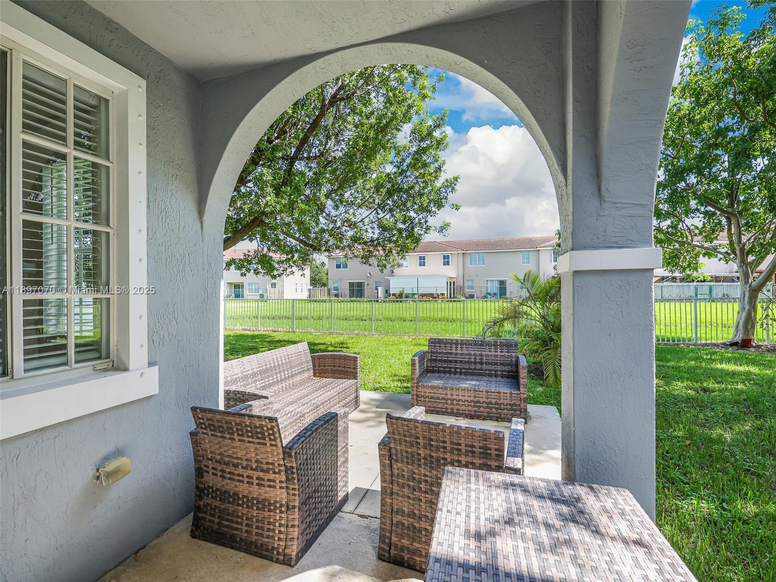 MANDARIN LAKES - Residential