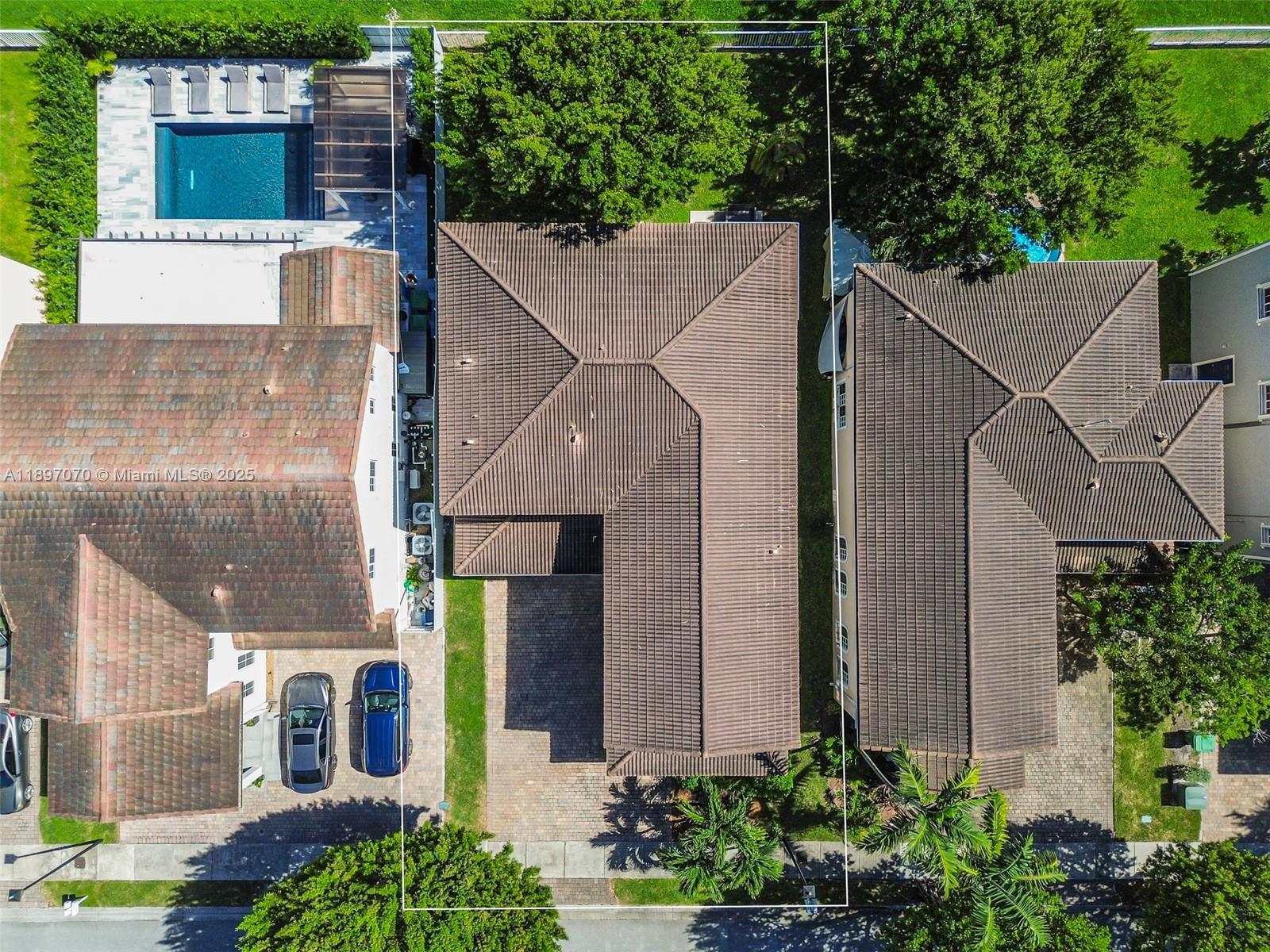 MANDARIN LAKES - Residential