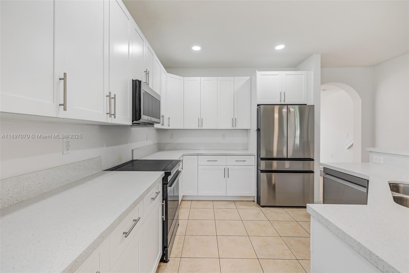 MANDARIN LAKES - Residential