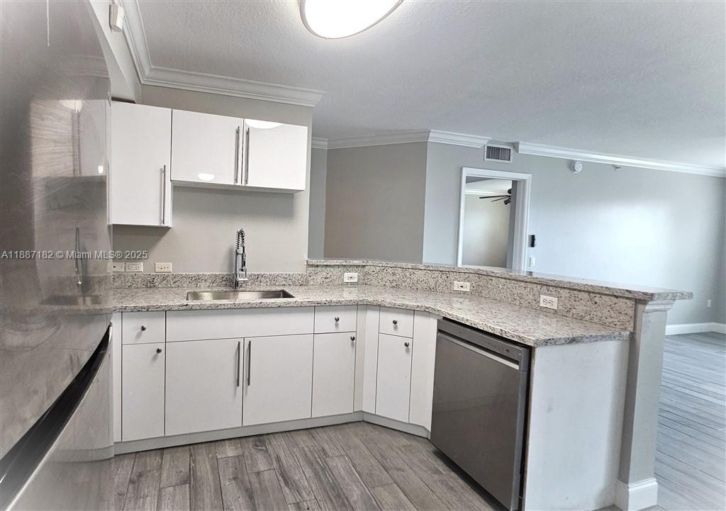 VILLA DEL SOL CONDO - Residential
