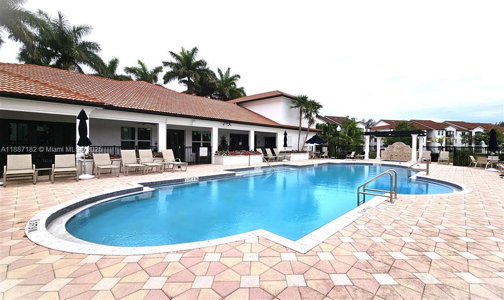 VILLA DEL SOL CONDO - Residential