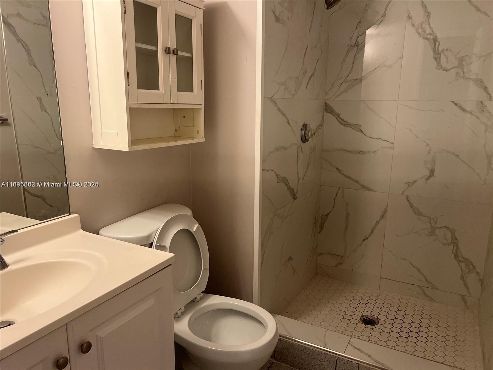 CORAL POINTE TOWNHOMES CO - Residential Lease