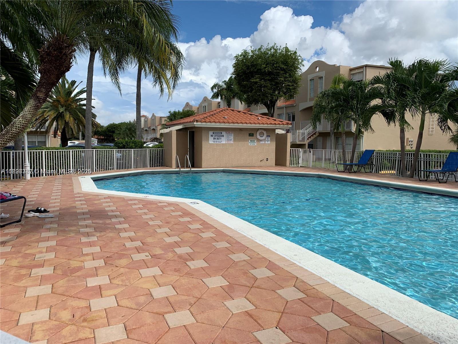 CORAL POINTE TOWNHOMES CO - Residential Lease