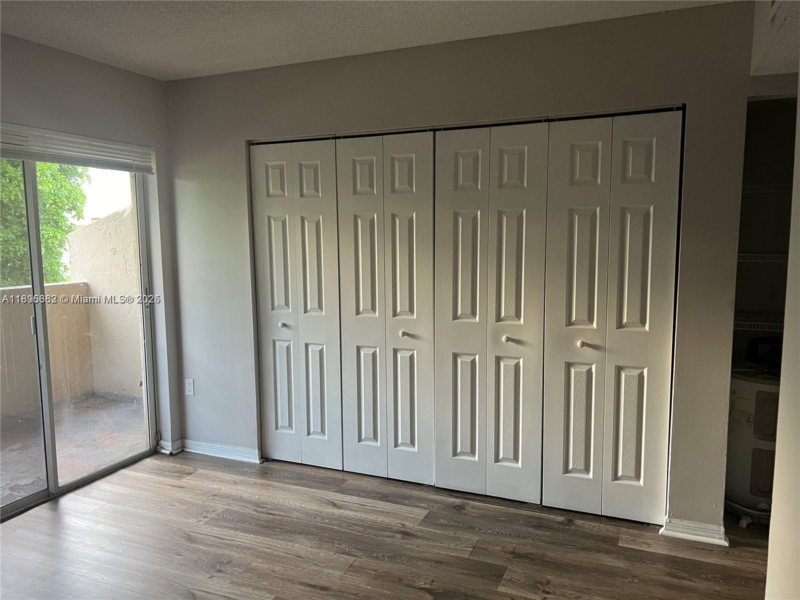 CORAL POINTE TOWNHOMES CO - Residential Lease