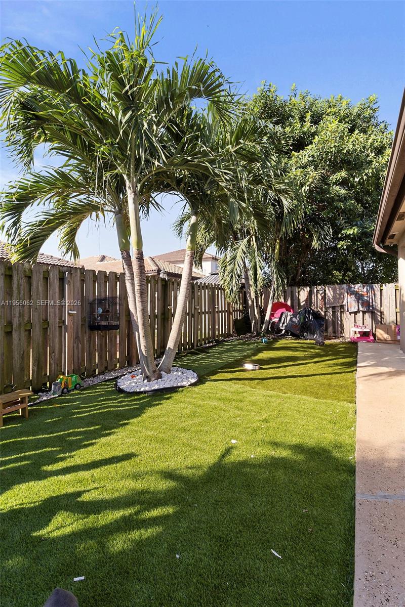 HEMINGWAY POINT - Residential