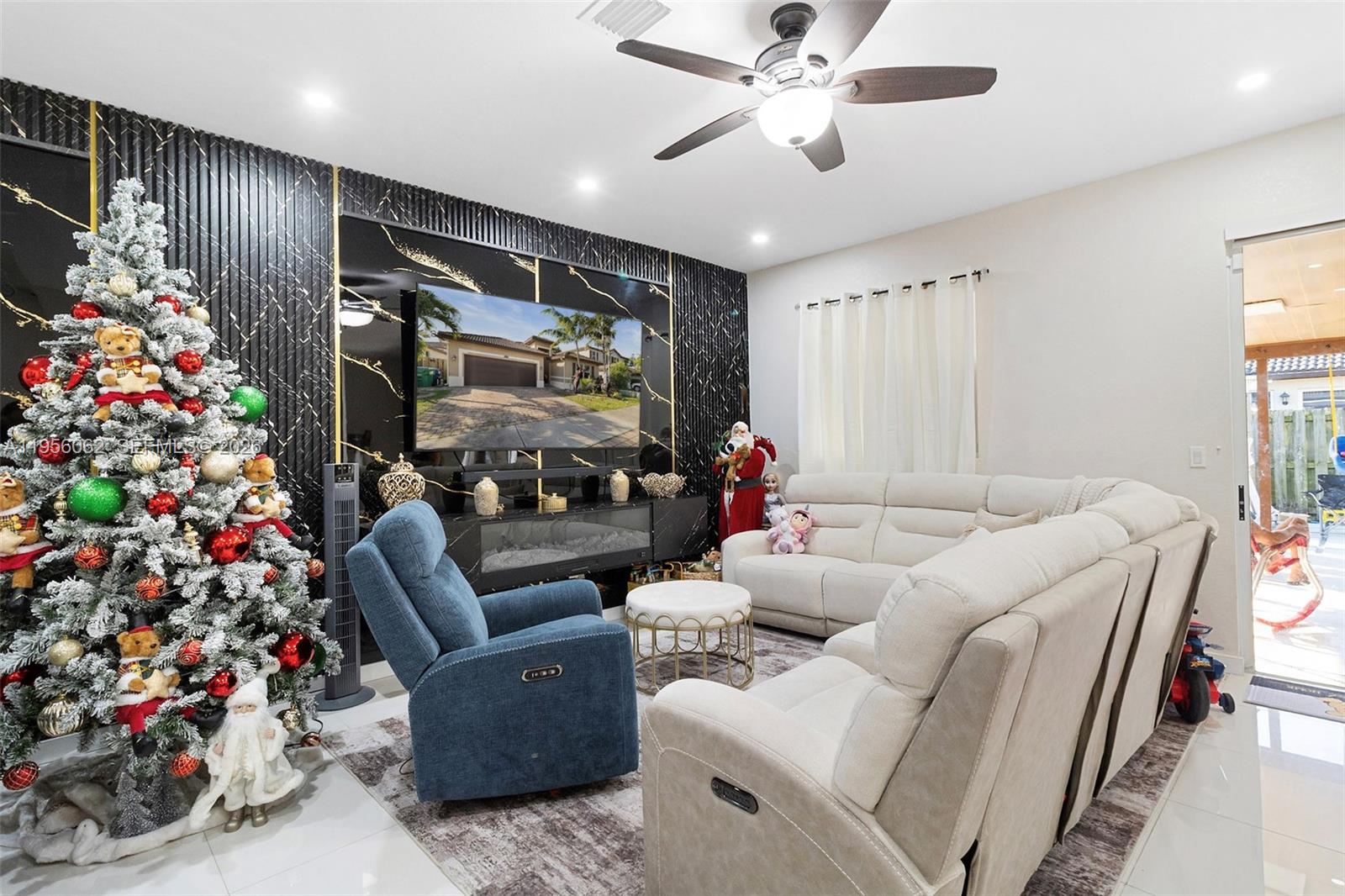 HEMINGWAY POINT - Residential