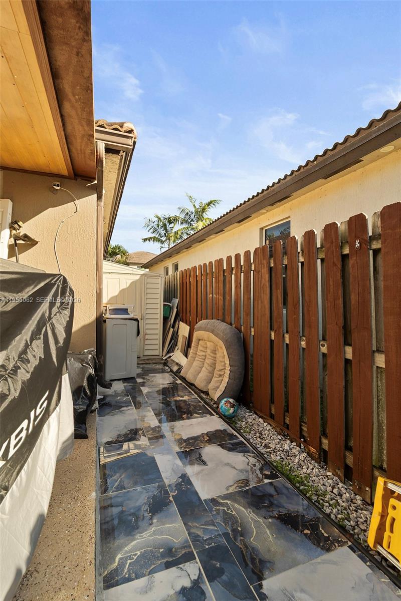 HEMINGWAY POINT - Residential