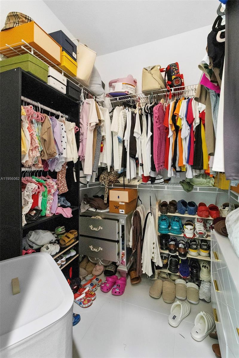 HEMINGWAY POINT - Residential