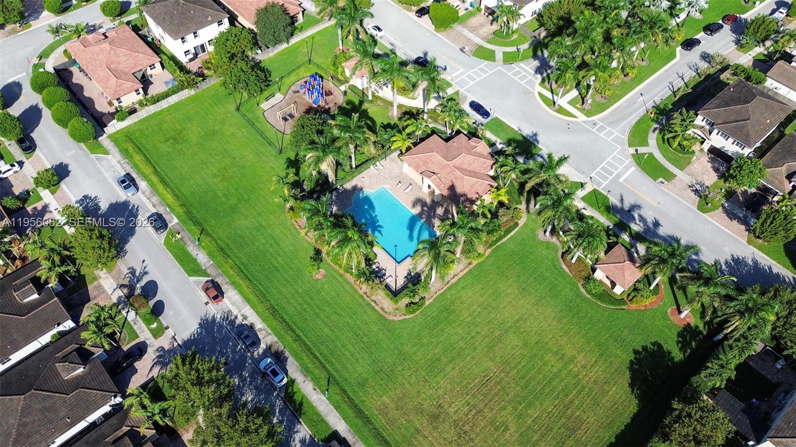 HEMINGWAY POINT - Residential