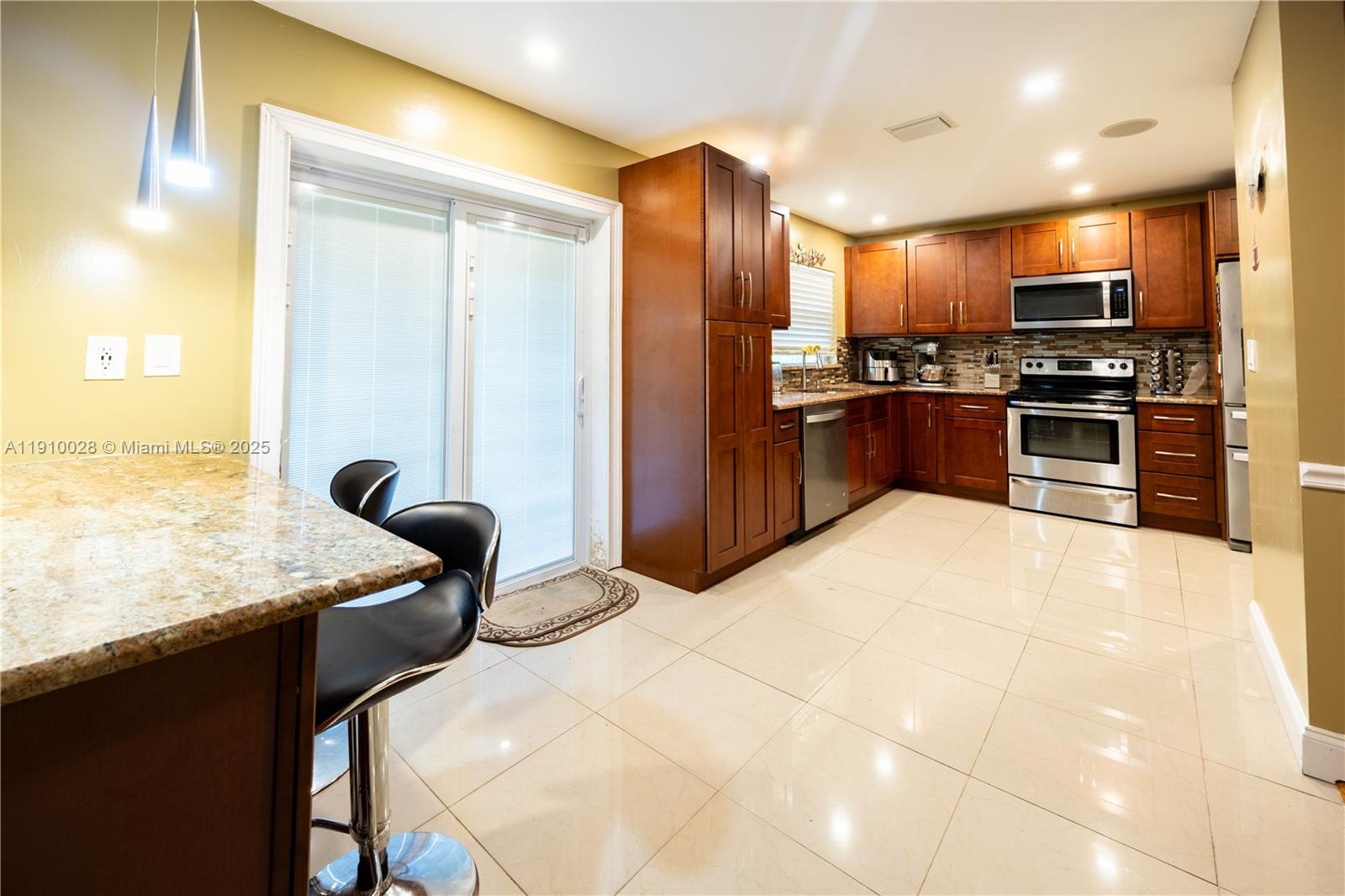 CASTLEWOOD - Residential