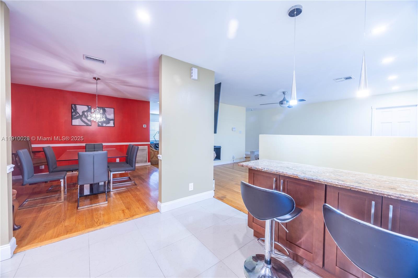 CASTLEWOOD - Residential