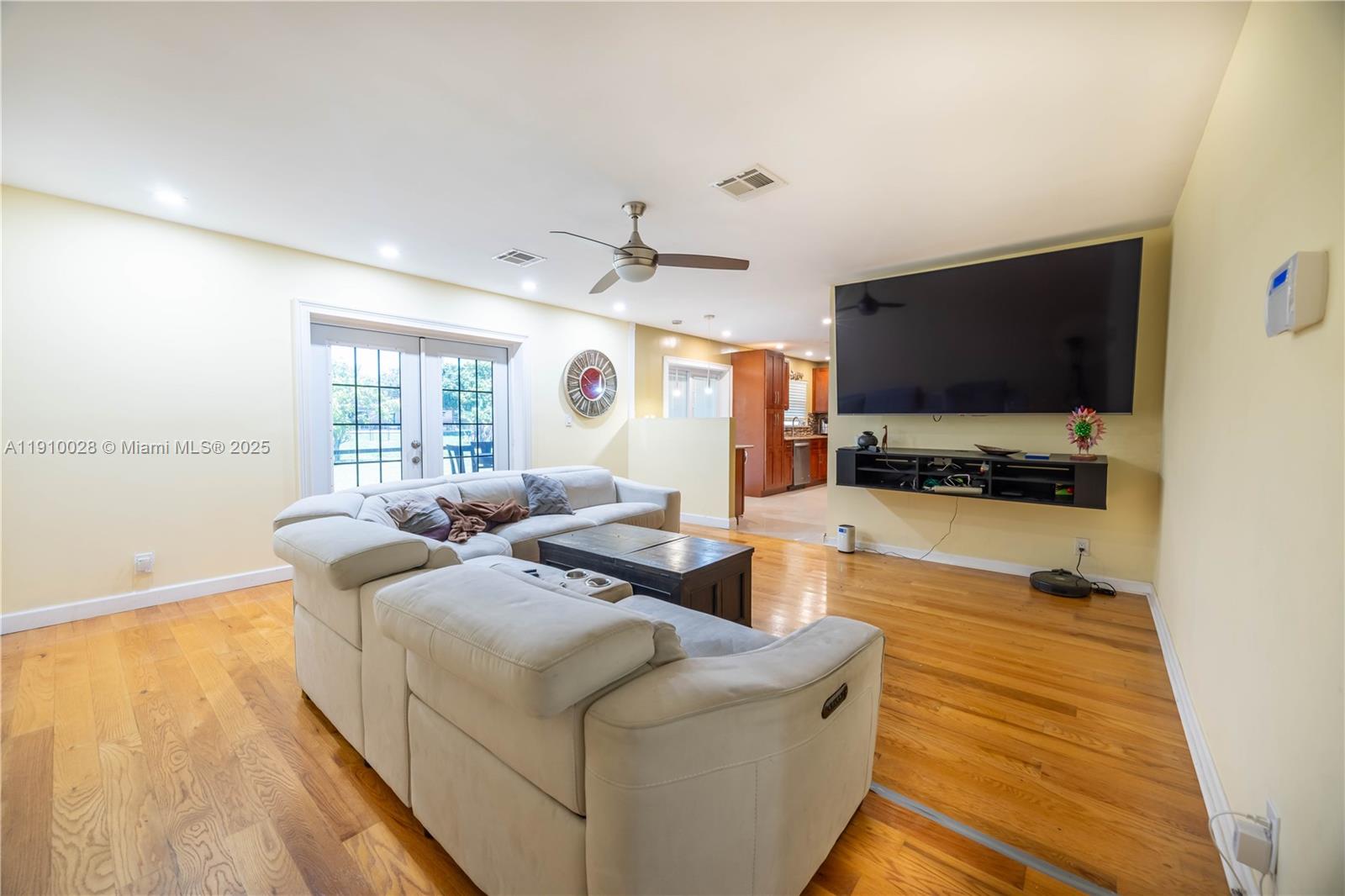 CASTLEWOOD - Residential