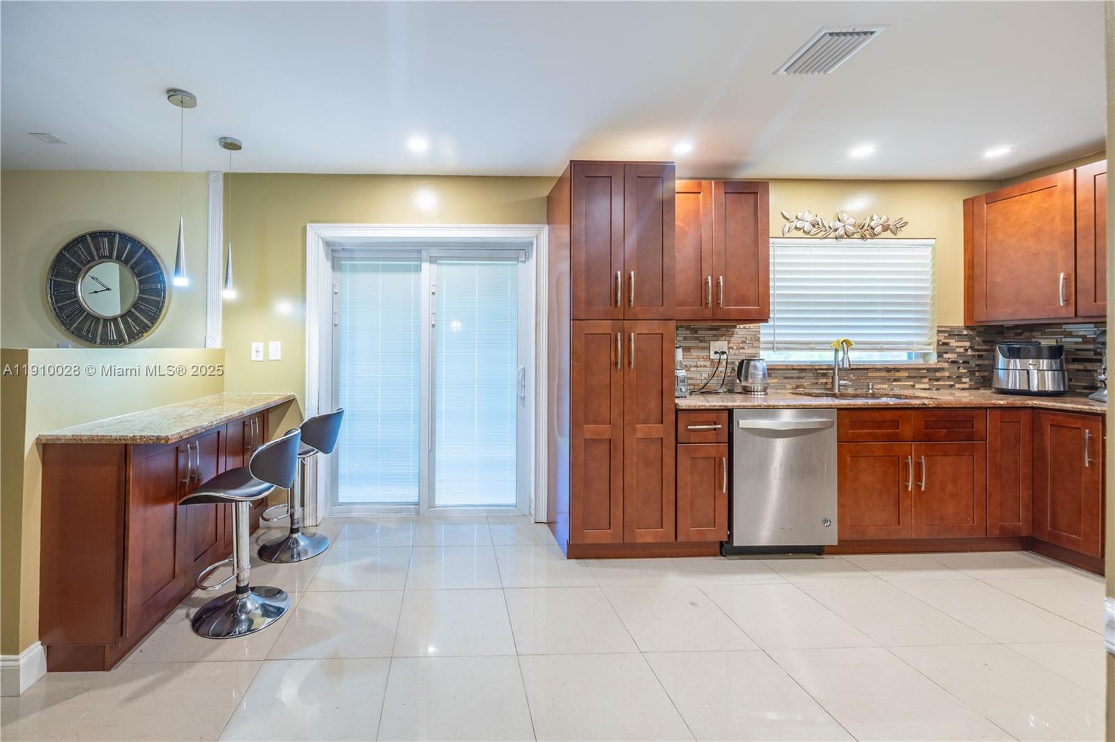 CASTLEWOOD - Residential