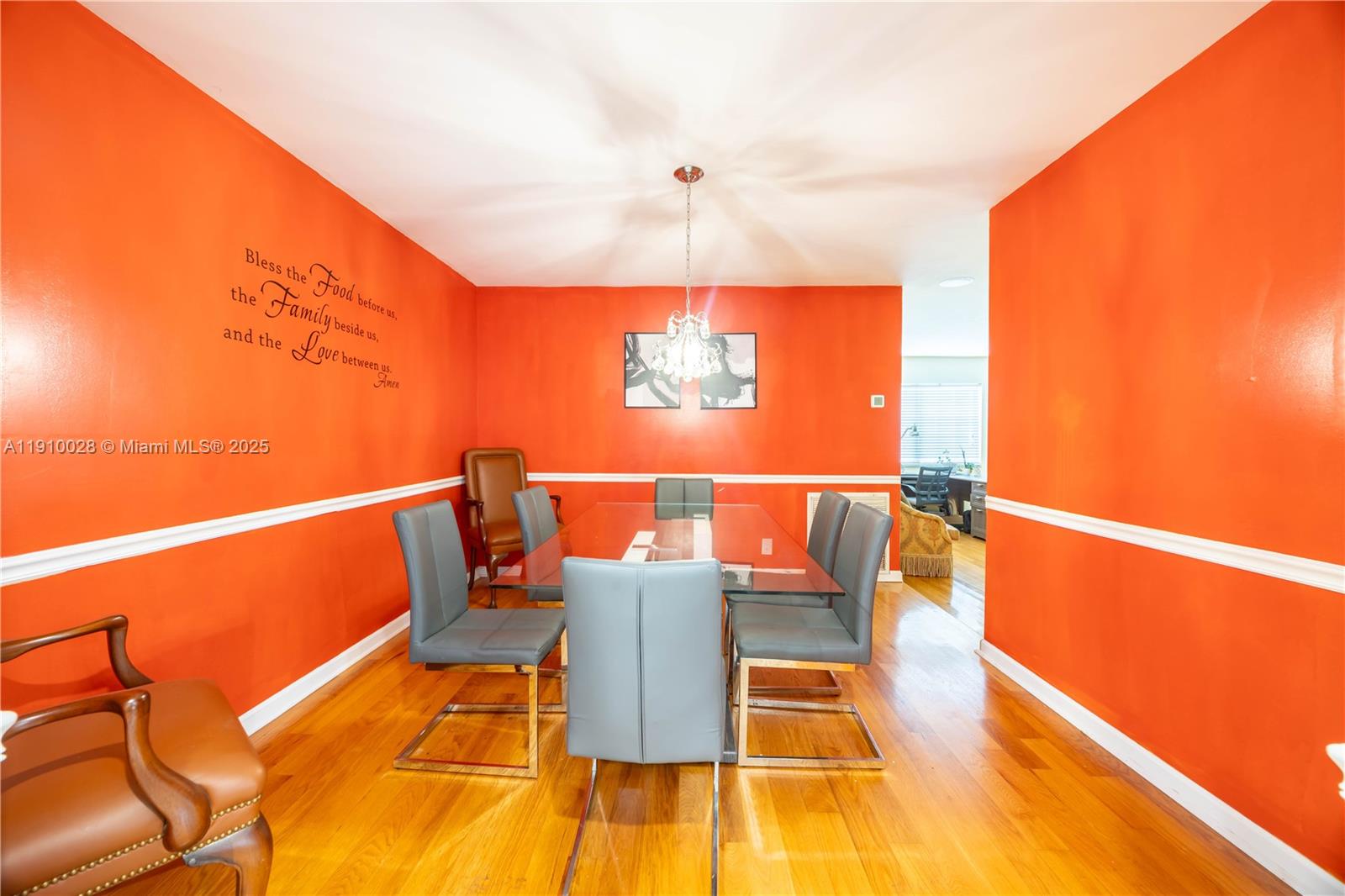 CASTLEWOOD - Residential