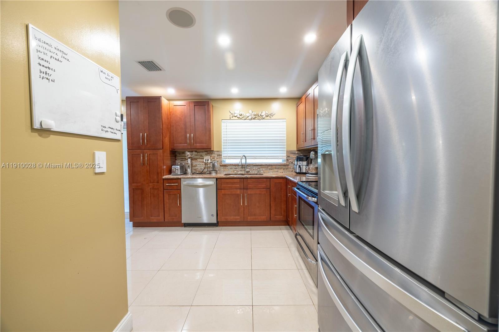 CASTLEWOOD - Residential