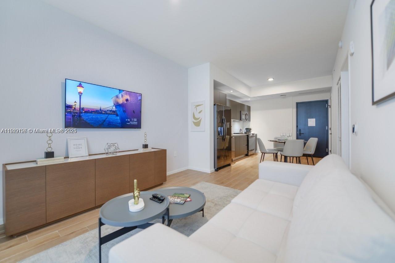 THE ELSER - Residential