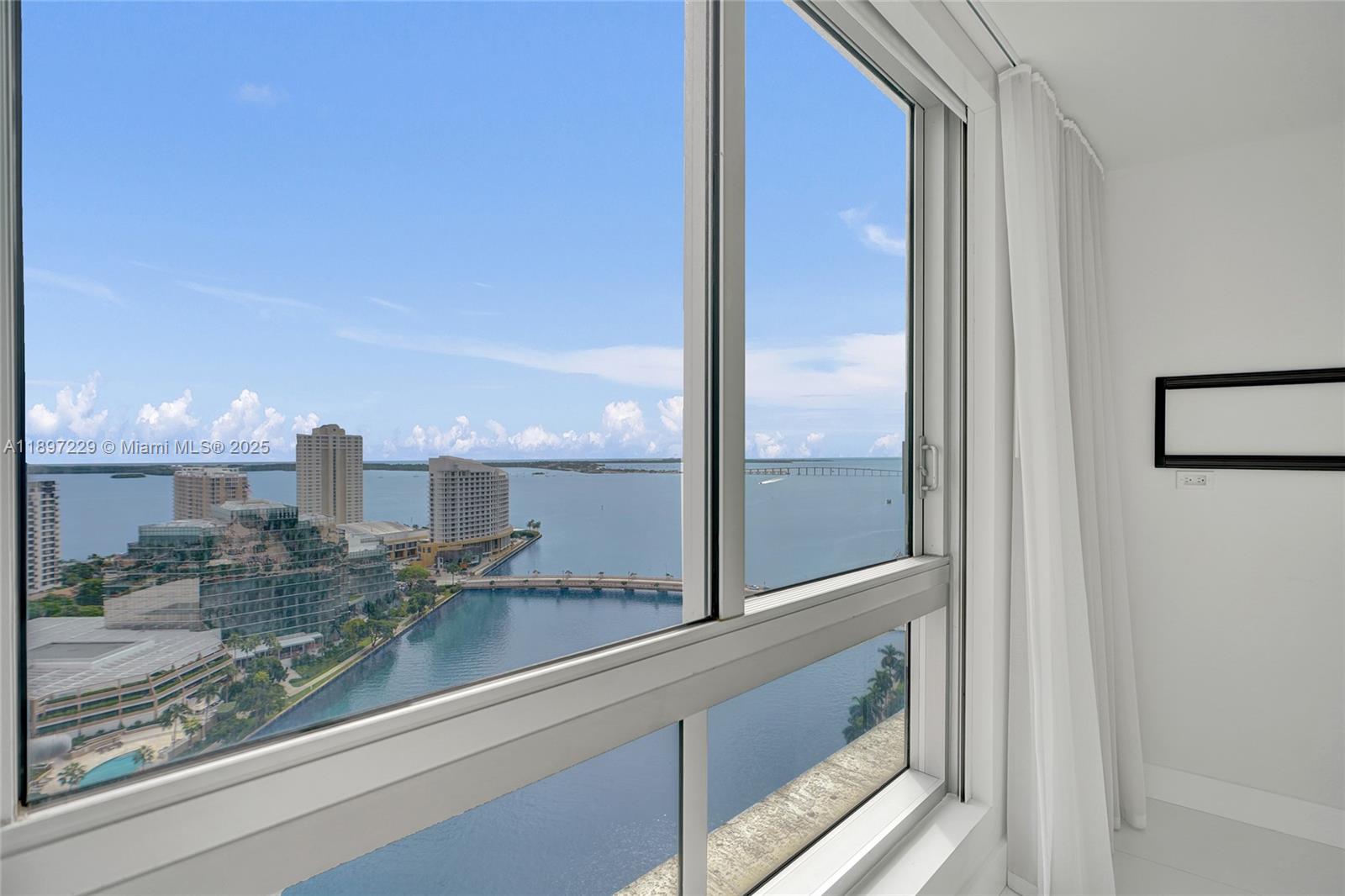 ICON BRICKELL NO TWO COND - Residential