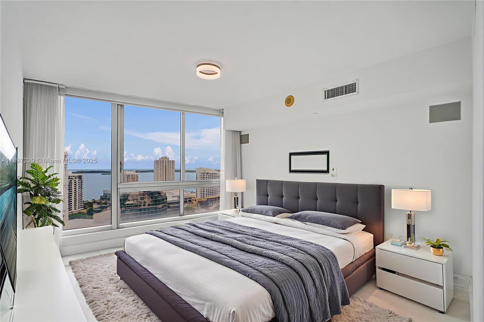 ICON BRICKELL NO TWO COND - Residential