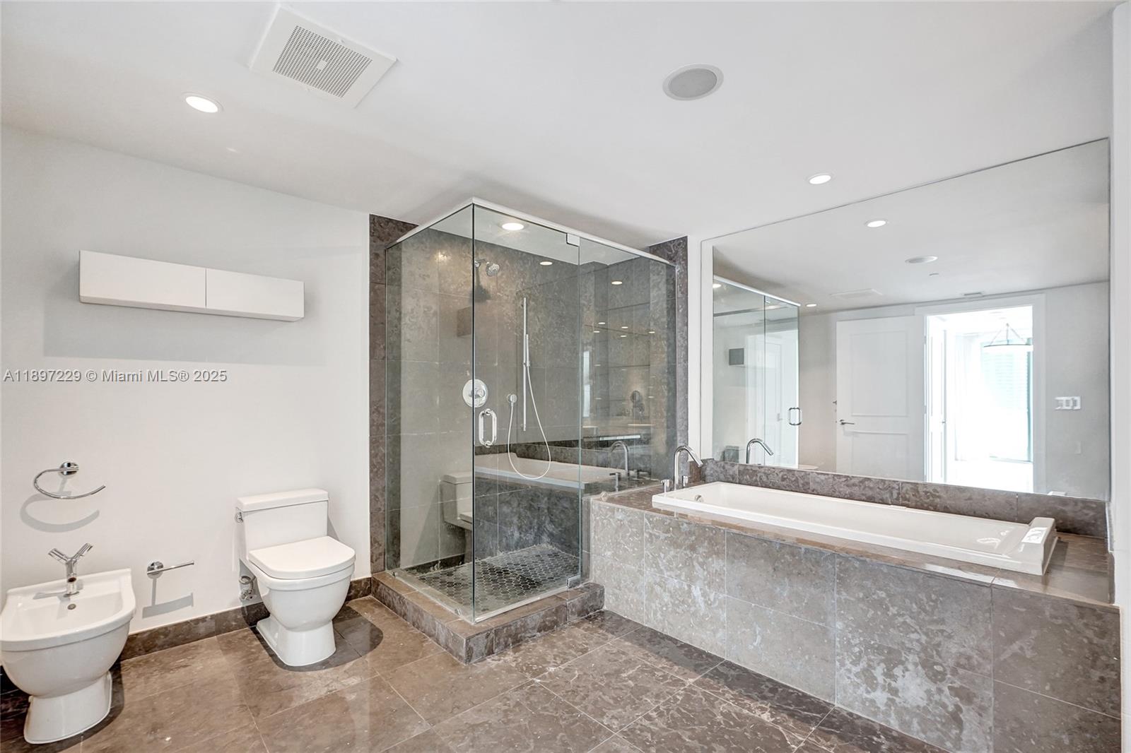 ICON BRICKELL NO TWO COND - Residential